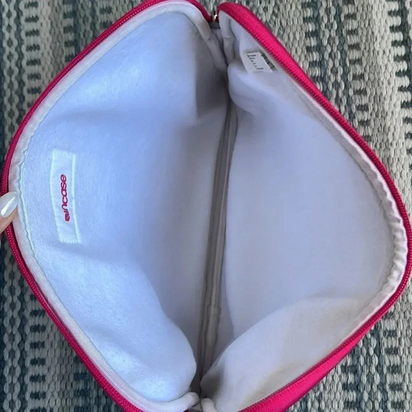 Incase Laptop Sleeve Sleeve - Picture 8 of 14